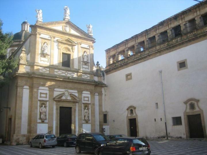 Case Vazzana - Cortile Sant'Agostino Mazara del Vallo Buitenkant foto